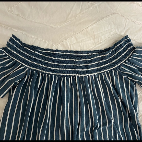 Off the shoulder top - Picture 3 of 4